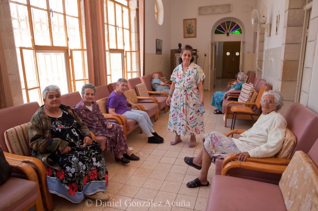 Ancianos en la residencia de la Sociedad Antoniana 